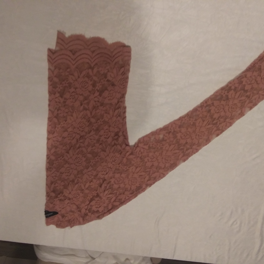 Pink long sleeve crop top - Picture 3 of 3